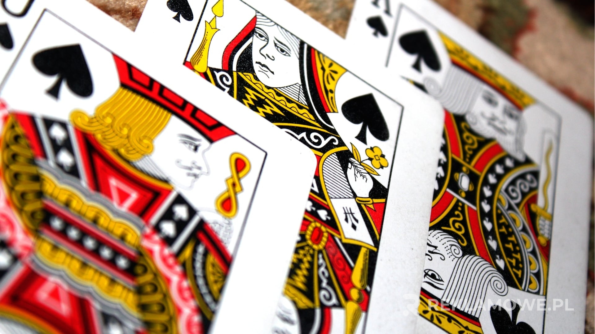 Cena vs Jakość w Kartach Reklamowych Równowaga między ceną a jakością w kartach reklamowych