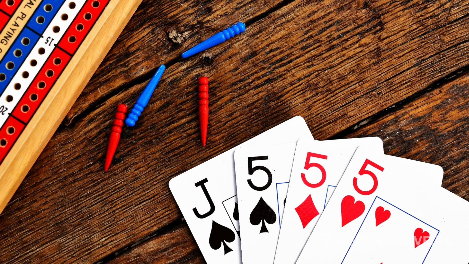 Zdjęcie przedstawiające różne style kart reklamowych przez lata