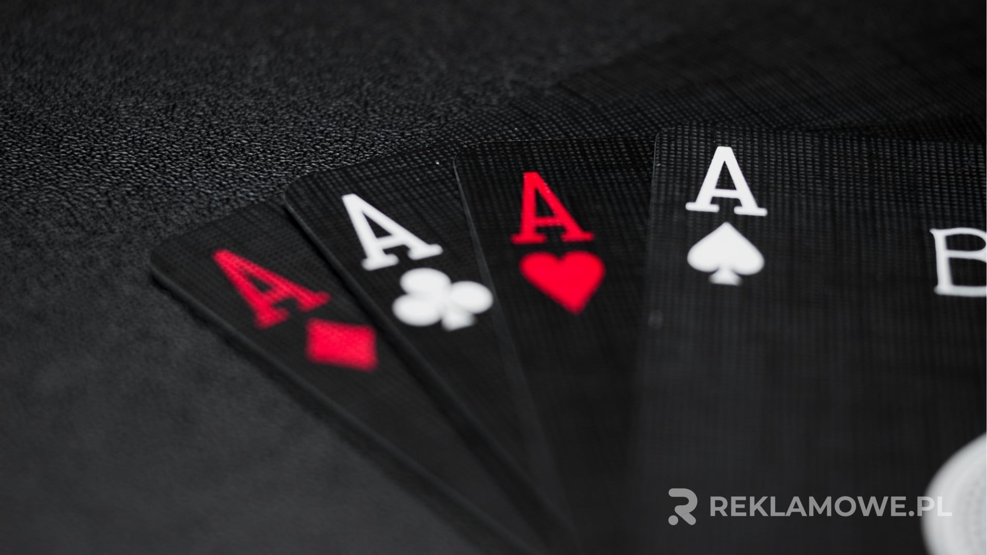 Efektywna karta reklamowa używana przez lokalny biznes