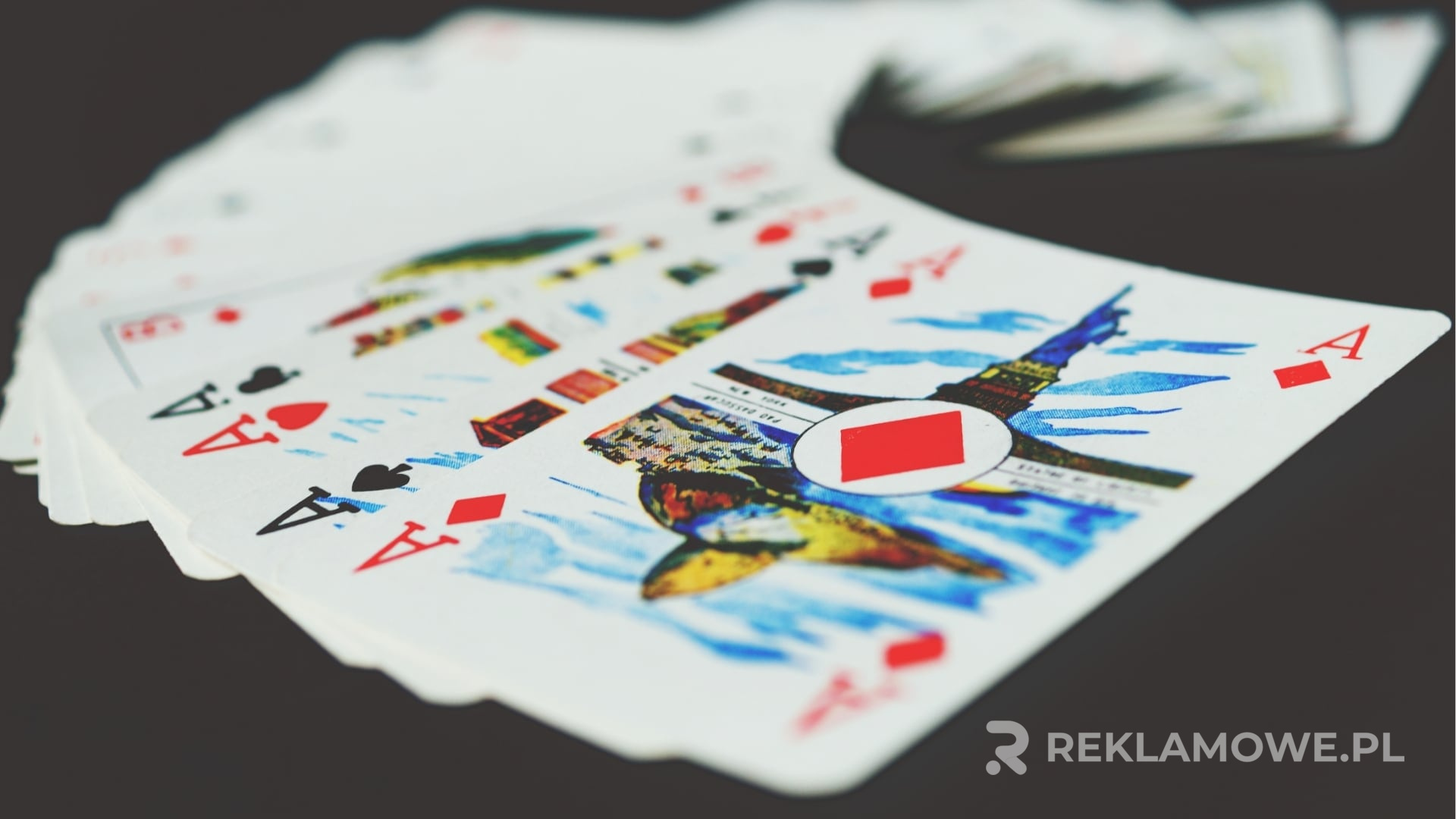 Karty reklamowe w kampanii marketingowej – zalety i wady